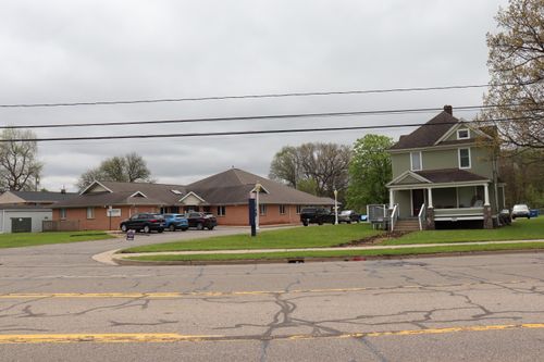 2318 Gull Rd, Kalamazoo, MI, 49048-3619 | Card Image