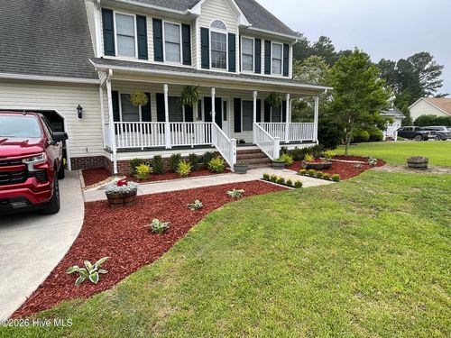 218 English Walnut Dr, Richlands, NC, 28574-8274 | Card Image