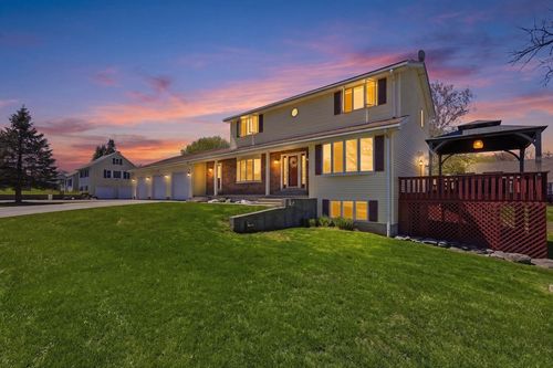 54 Helen St, Chicopee, MA, 01020-3632 | Card Image