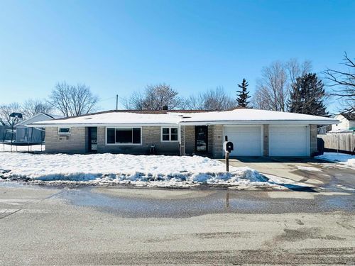 104 Maine St, Walkerton, IN, 46574-1304 | Card Image