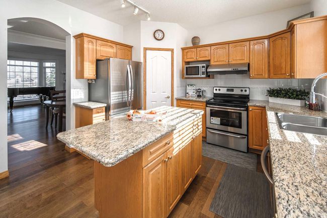 27 Hampstead Grove Nw, Home with 4 bedrooms, 2 bathrooms and 4 parking in Calgary AB | Image 11