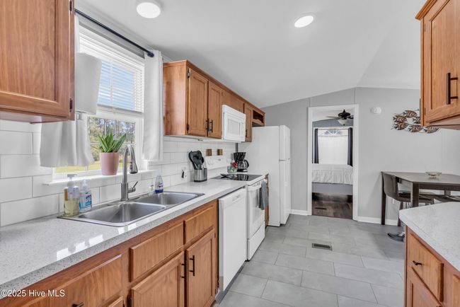 209 N Alena Ct, House other with 3 bedrooms, 2 bathrooms and null parking in Hampstead NC | Image 8
