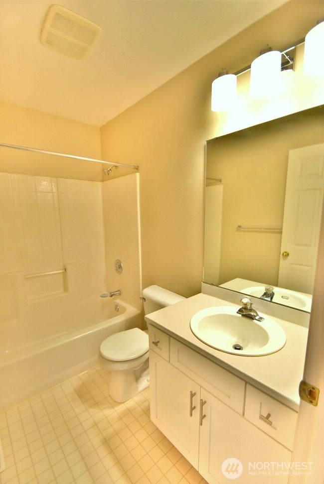 APT-8 - 21121 77 Th Pl W, Townhouse with 3 bedrooms, 3 bathrooms and 2 parking in Edmonds WA | Image 19