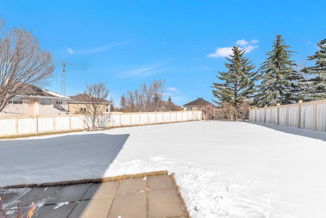 121 Patterson Mount Sw, House other with 5 bedrooms, 4 bathrooms and 4 parking in Calgary AB | Image 40