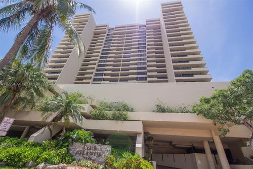 apt-911-2555 Collins Ave, Miami Beach, FL, 33140-4759 | Card Image