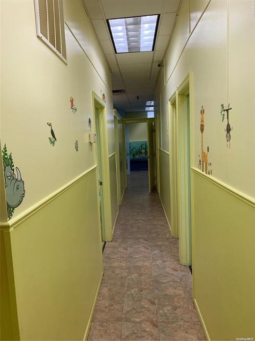 1-64-15 Fresh Pond Rd, Ridgewood, NY, 11385-3330 | Card Image