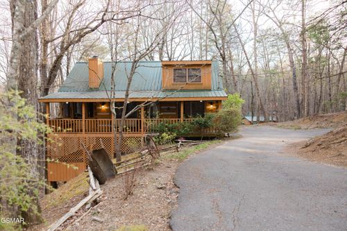 1655 S Mountain View Rd, Sevierville, TN, 37876-7414 | Card Image