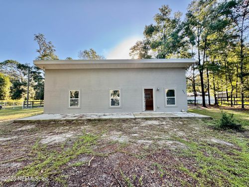 302 Azalea Ave, Interlachen, FL, 32148-5807 | Card Image