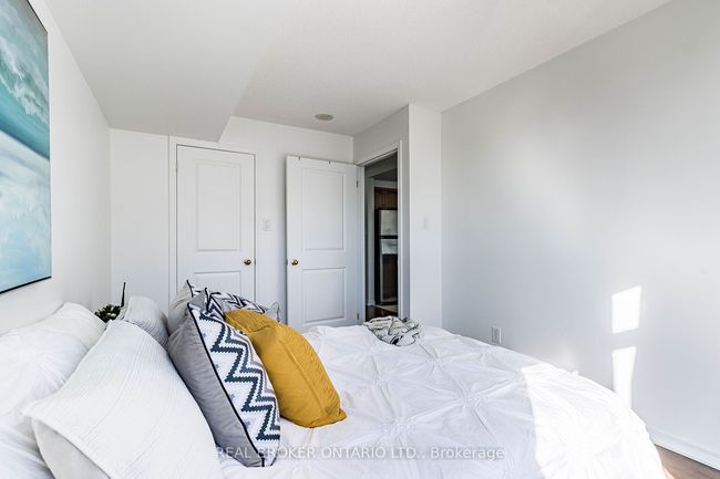 907 - 9 George St N, Condo with 2 bedrooms, 1 bathrooms and null parking in Brampton ON | Image 20