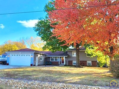 5822 Nw Green Hills Rd, House other with 4 bedrooms, 2 bathrooms and null parking in Topeka KS | Image 1