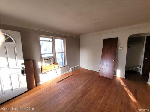 10339 Tireman Ave, Dearborn, MI, 48126-1265 | Card Image