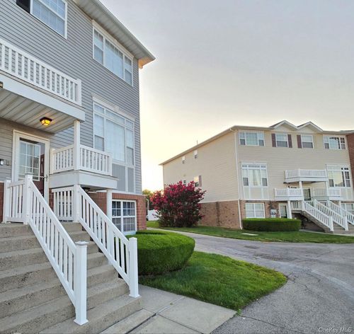 163 Surf Dr, Bronx, NY, 10473-2491 | Card Image