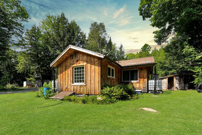 1842 Buckslide Rd, House other with 2 bedrooms, 1 bathrooms and 8 parking in Algonquin Highlands ON | Image 5