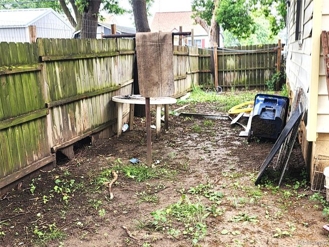 1) Outside perimeter view - 2518 Thom St. Flint(6).jpg | Image 14