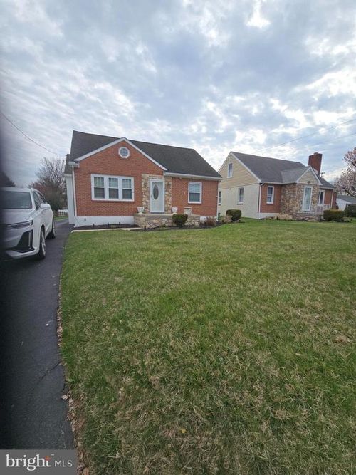 4110 Naamans Creek Rd, UPPER CHICHESTER, PA, 19061-2421 | Card Image