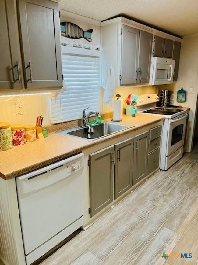 310 N 10 Th St, House other with 5 bedrooms, 4 bathrooms and null parking in Port O Connor TX | Image 7