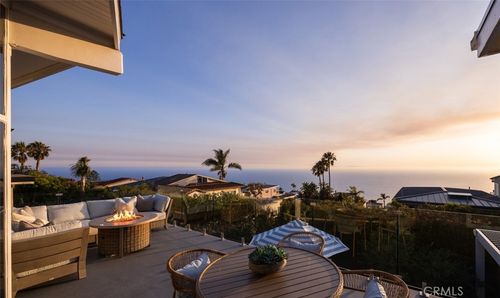 1105 Miramar St, Laguna Beach, CA, 92651-3525 | Card Image