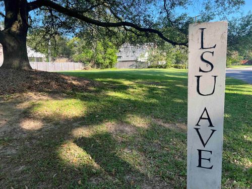 502 L S U Ave, Baton Rouge, LA, 70808-4642 | Card Image