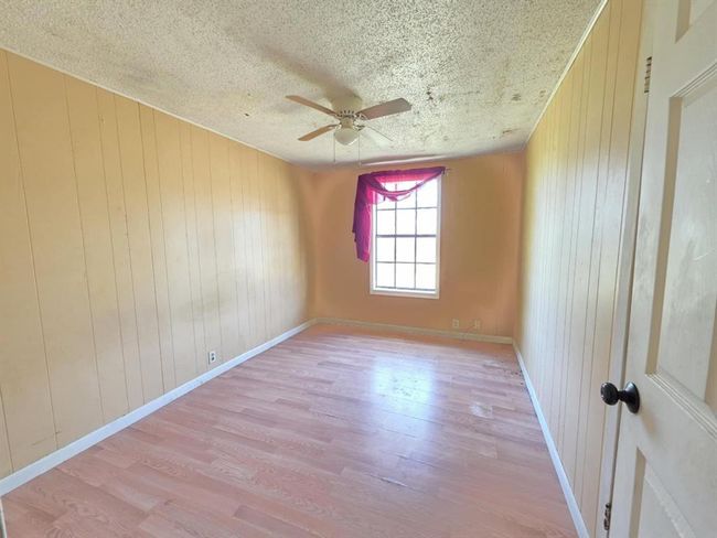 235 2 Nd St, House other with 3 bedrooms, 2 bathrooms and null parking in Van Vleck TX | Image 18