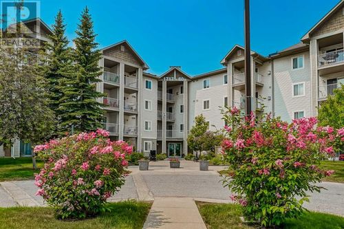 112-1717 60 St Se, Calgary, AB, T2A7Y7 | Card Image