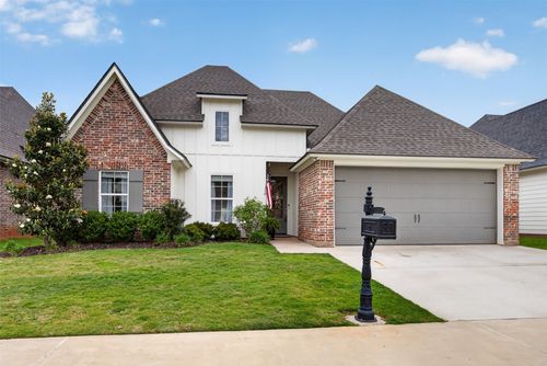 708 Perfect Pl, Bossier City, LA, 71111-6444 | Card Image