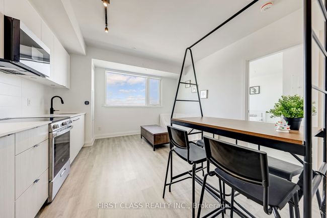 904 - 2369 Danforth Ave, Condo with 2 bedrooms, 2 bathrooms and null parking in Toronto ON | Image 16