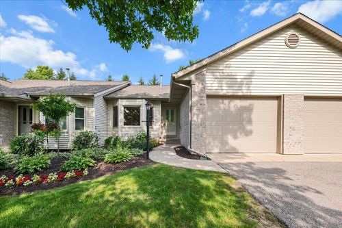 70-2506 Falcon Pointe Drive Nw, Grand Rapids, MI, 49534 | Card Image