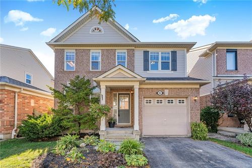 92 Baggs Cres, Cambridge, ON, N1T2E8 | Card Image