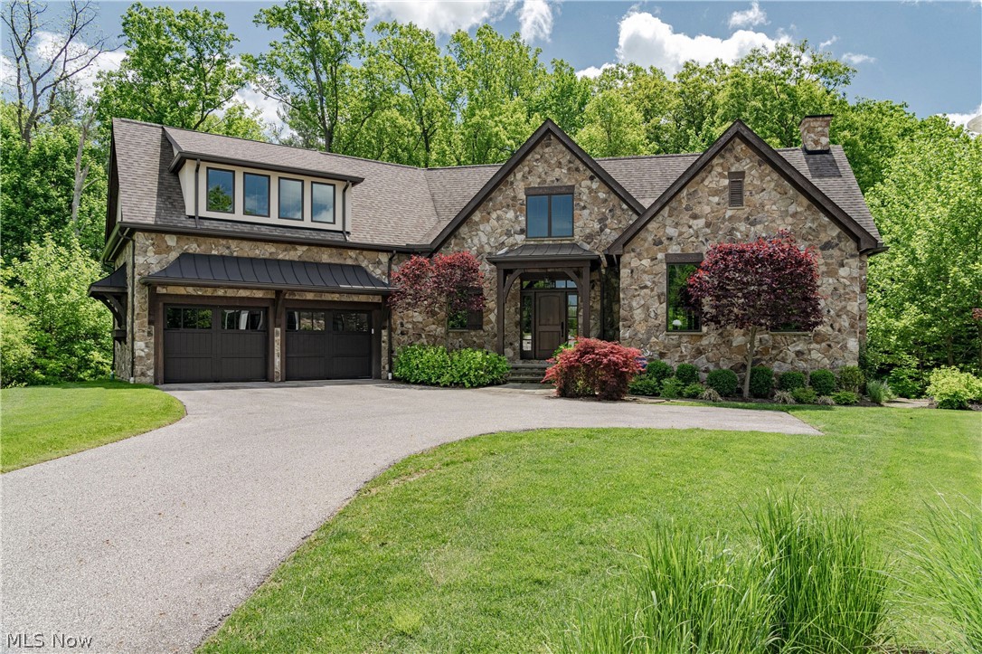 Cotswold Dr, Moreland Hills, OH 44022