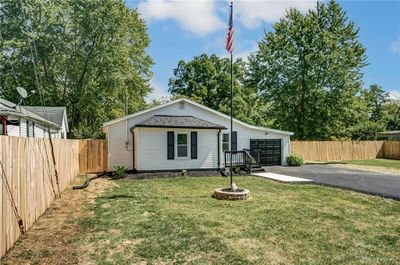 2824 S York Street, House other with 3 bedrooms, 2 bathrooms and null parking in Springfield OH | Image 2