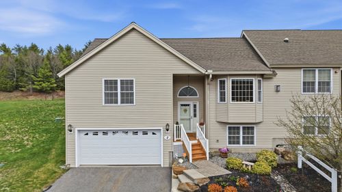 2 Chase Rd, Fremont, NH, 03044-3066 | Card Image