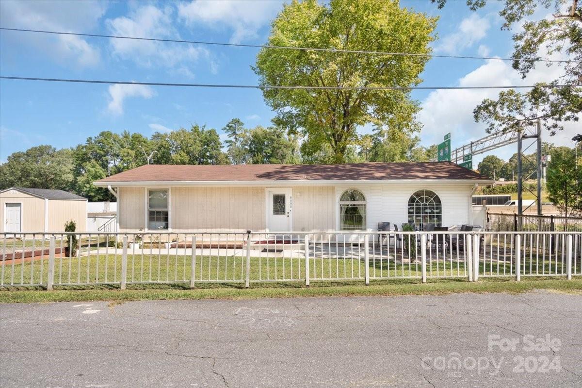 Lakebrook Rd, Charlotte, NC 28214