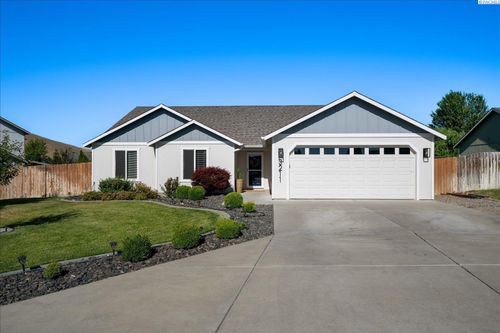 3211 S Highlands Blvd, West Richland, WA, 99353-5740 | Card Image