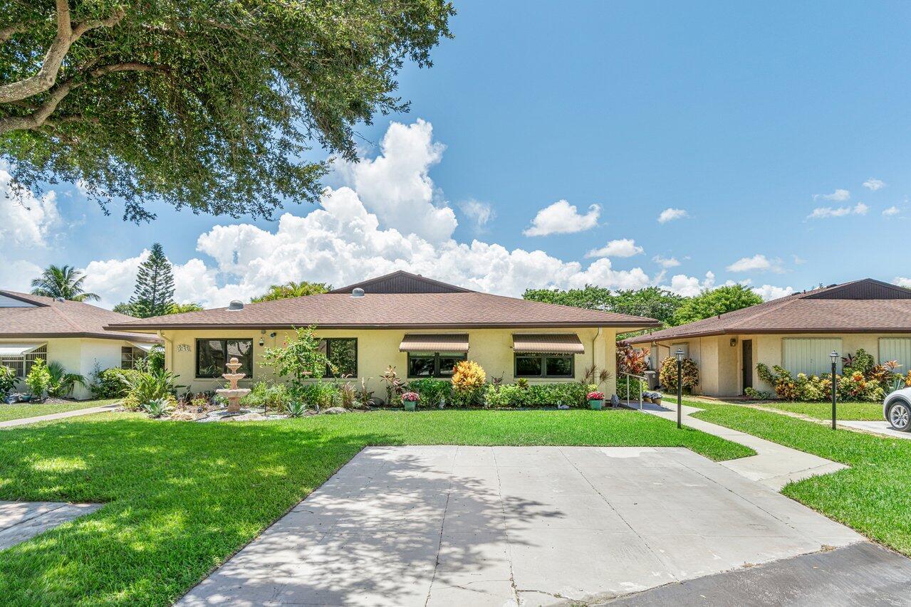 Kinswood Rd, Boynton Beach, FL 33437