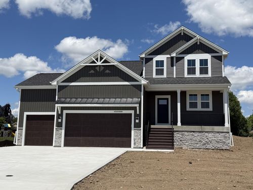 N101W16938 Tanglewood Dr, Germantown, WI, 53022-8801 | Card Image