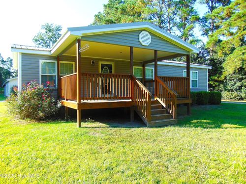 588 Luther Banks Rd, Richlands, NC, 28574-7274 | Card Image
