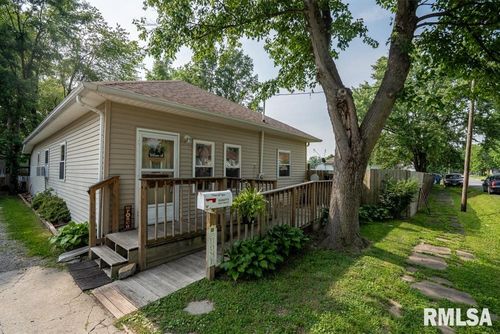 1402 Trout Ave, Johnston City, IL, 62951-2021 | Card Image