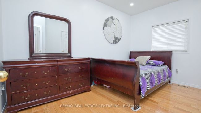 32 Pappain Cres, House other with 6 bedrooms, 3 bathrooms and 4 parking in Brampton ON | Image 25