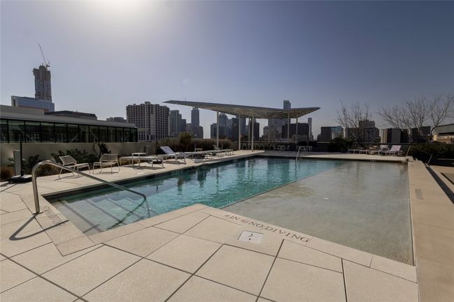 Pool with propane grills | Image 6