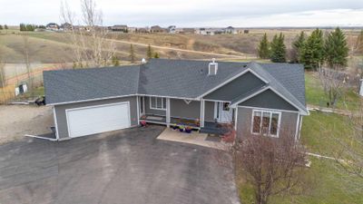 219 Falcon Ridge Way, House detached with 3 bedrooms, 2 bathrooms and null parking in Lethbridge County AB | Image 2