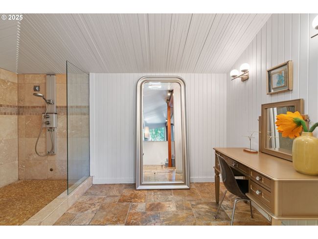 1115 Lake Front Rd, House other with 4 bedrooms, 4 bathrooms and 2 parking in Lake Oswego OR | Image 36