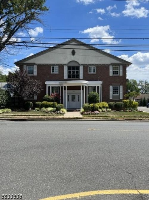 apt-23-206 Main St, Millburn, NJ, 07041-1161 | Card Image