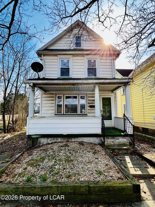 439 Blackman St, Wilkes Barre, PA, 18702-6052 | Card Image