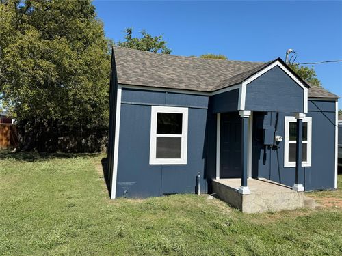 638 E Walcott St, Pilot Point, TX, 76258-3760 | Card Image