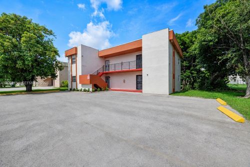 13980 Ne 2nd Court, Miami, FL, 33161 | Card Image