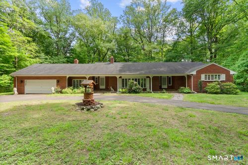 12 Jenick Ln, Woodbridge, CT, 06525-1936 | Card Image