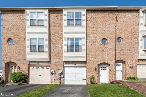 219 Flint Hill Rd, ALBURTIS, PA, 18011-9321 | Card Image
