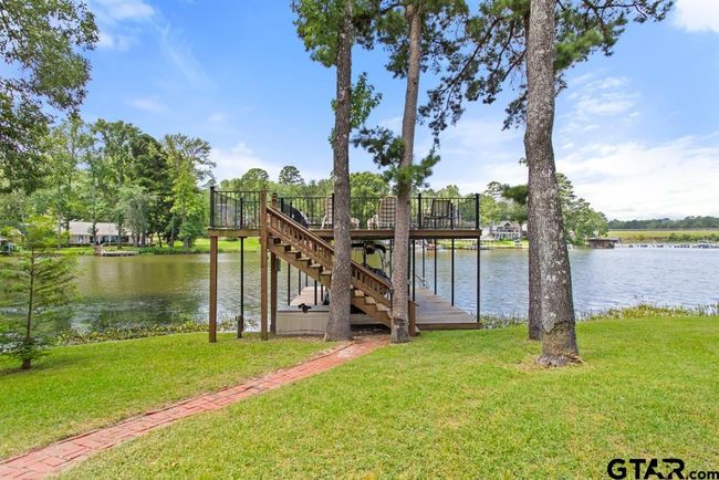 516 Hideaway Ln E, House other with 3 bedrooms, 2 bathrooms and null parking in Hideaway TX | Image 16