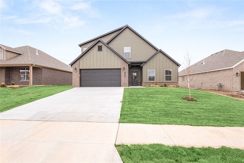 2303 N Presley St, Siloam Springs, AR, 72761 | Card Image