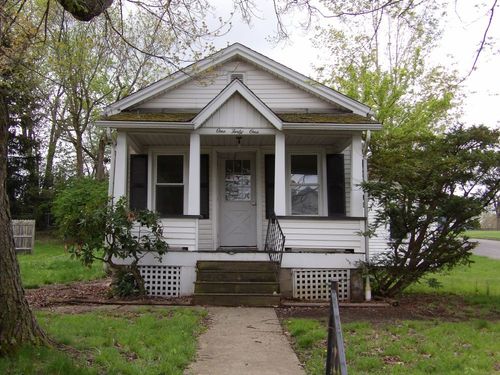 141 Pierce Ave, Sharpsville, PA, 16150-1215 | Card Image